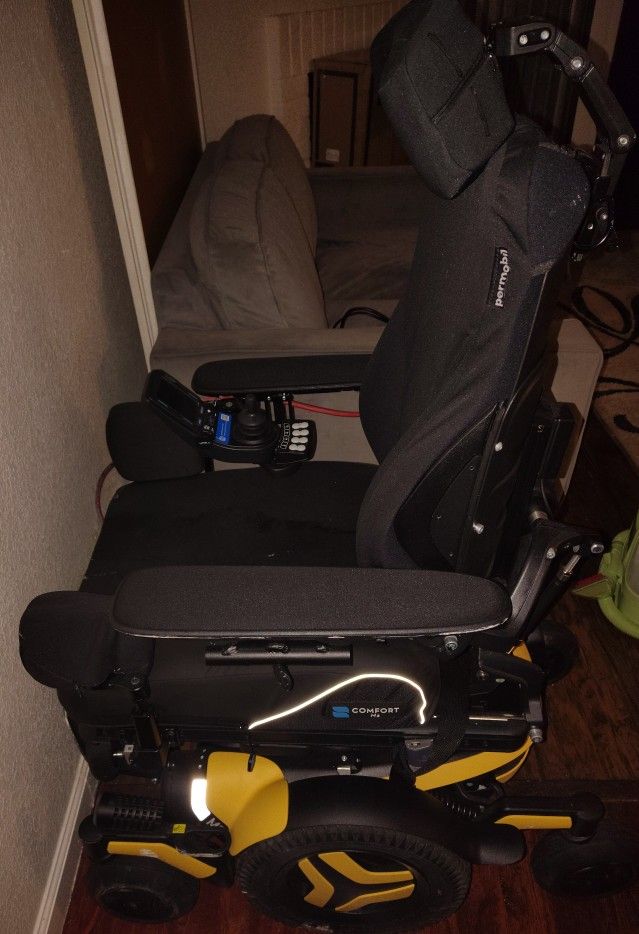 Electric Wheelchair 