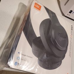 Jbl Live 500BT Wireless Bluetooth Over-ear Headphones With Built-in Microphone 