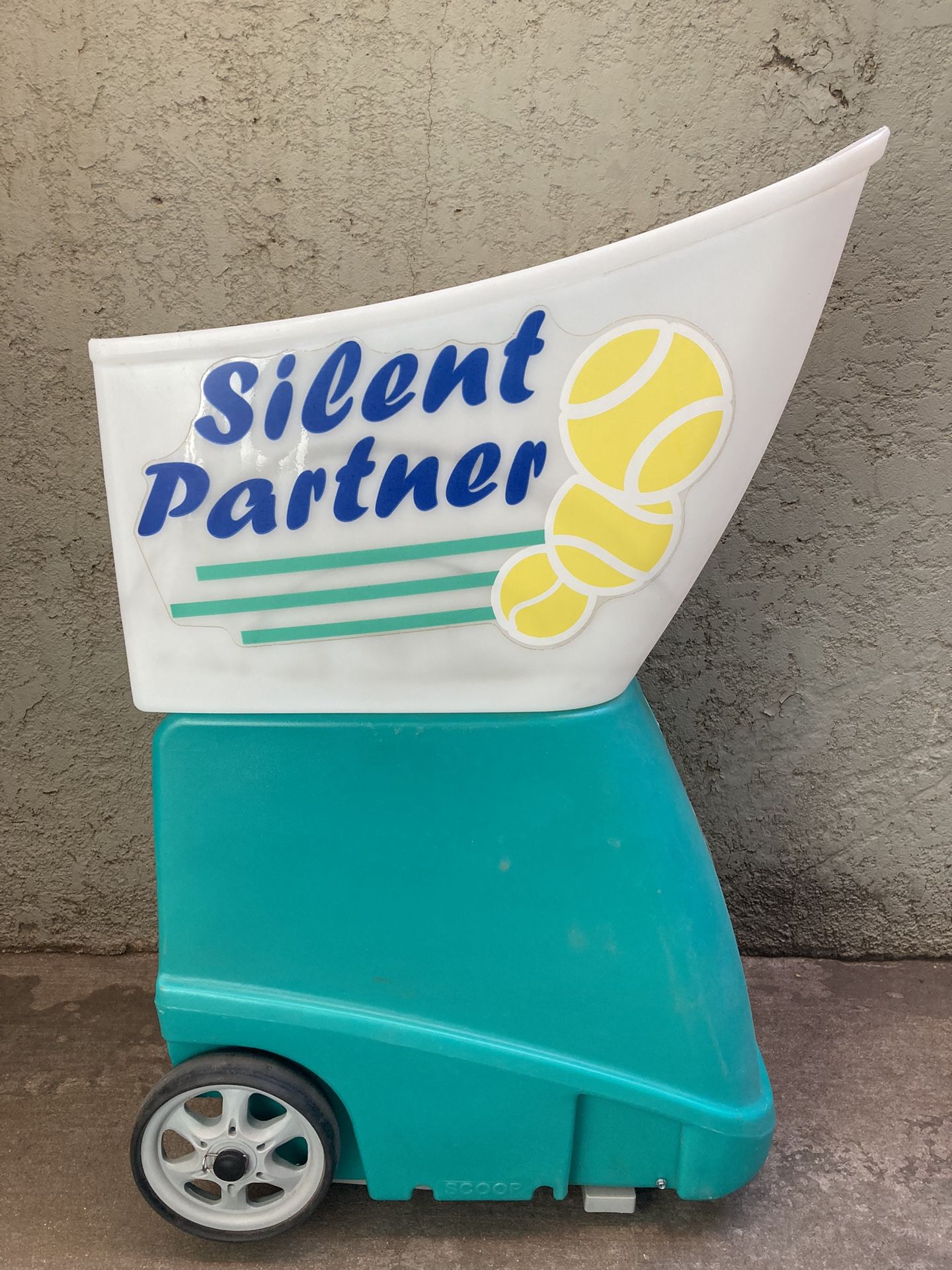 Silent Partner Scoop SMART - Ball Machine OBO