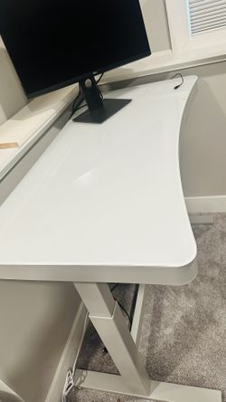 Office Desk With Adjustable Height 