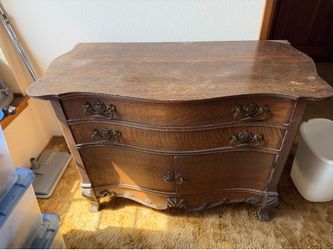 Furniture chest of drawers
