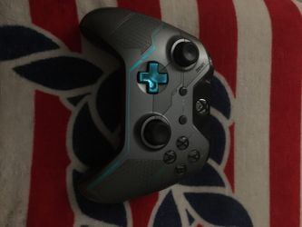 Xbox one Halo 5 edition controller
