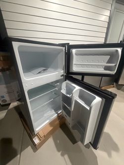 Refigerator