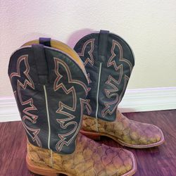 Men’s Cowboy Boots Size 11 - Like New