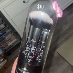 Hello Kitty Makeup Brushes 