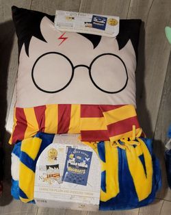 Harry Potter Character Pillow & Oversized Throw Set
