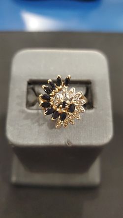 SWIVEL DESIGN SAPPHIRE RING