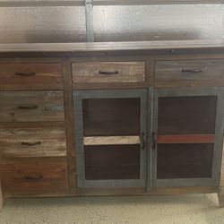 Credenza 