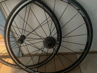 Mavic Aksium race