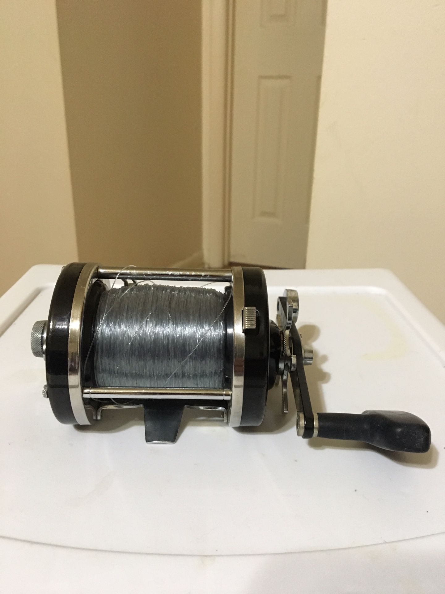 Vintage Abu Garcia Ambassadeur 100000 CL Fishing Reel