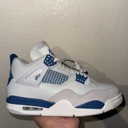 Jordan 4 Size 9 **Lightly USED**