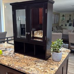 Beautiful bathroom cabinet!