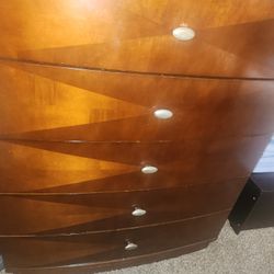 Brown 5 Drawer Dresser