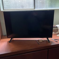 Vizio 33 “ Tv 