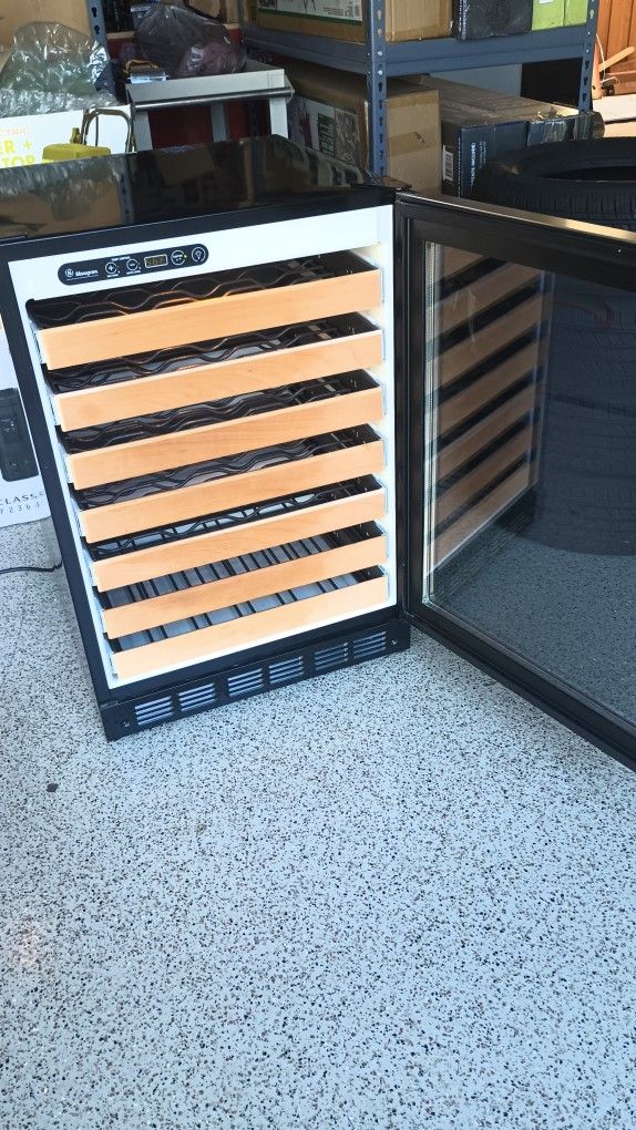 GE Monogram - Beverage & Wine Refrigerator