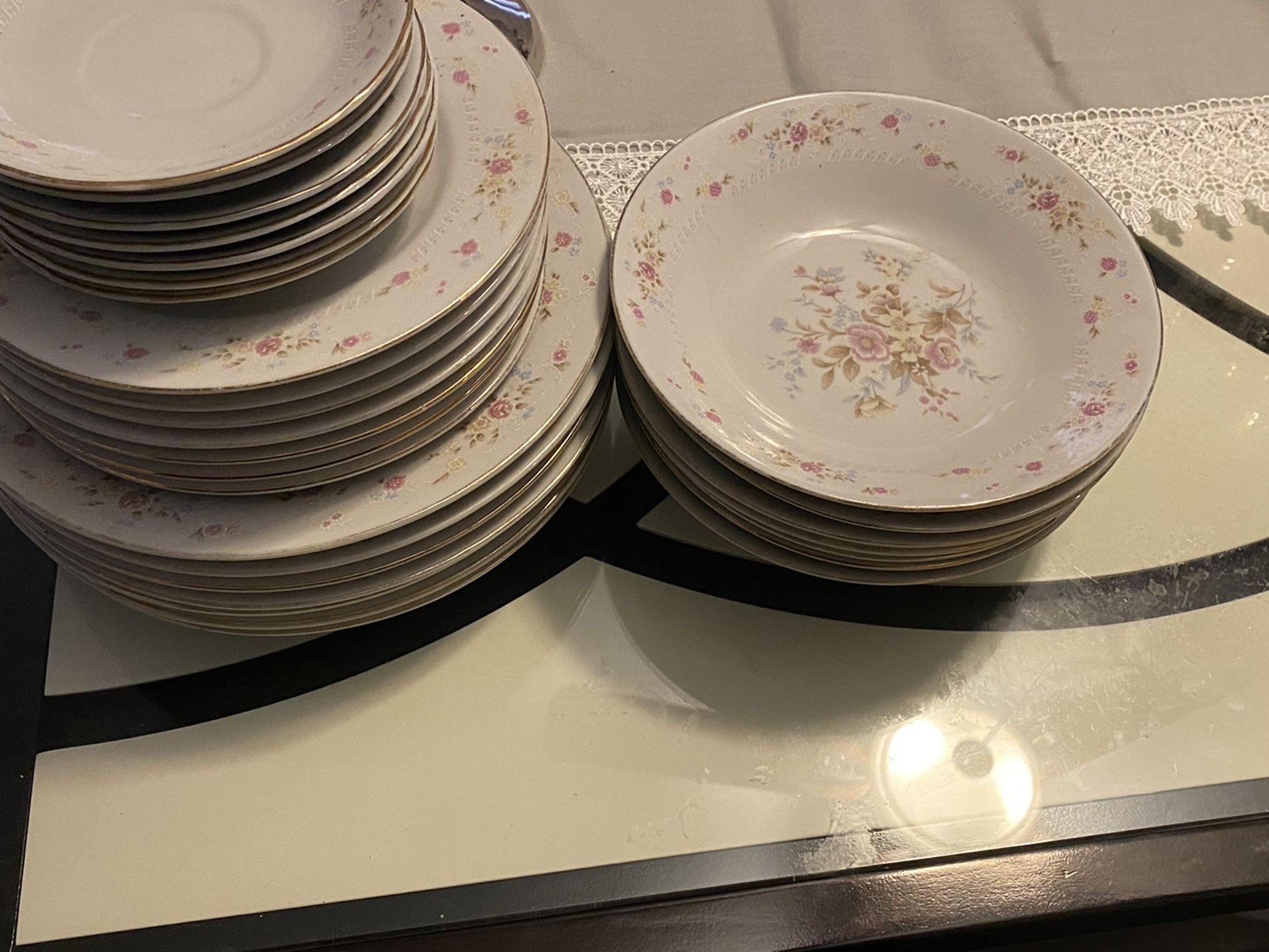 28 Piece Vintage Gibson Fine China Dinnerware Princess Pattern Pastel Rim