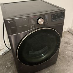 LG True Steam 7.4-cu ft Stackable Dryer 