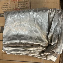 Bed Cover With 2 Standard Pillows Shams 