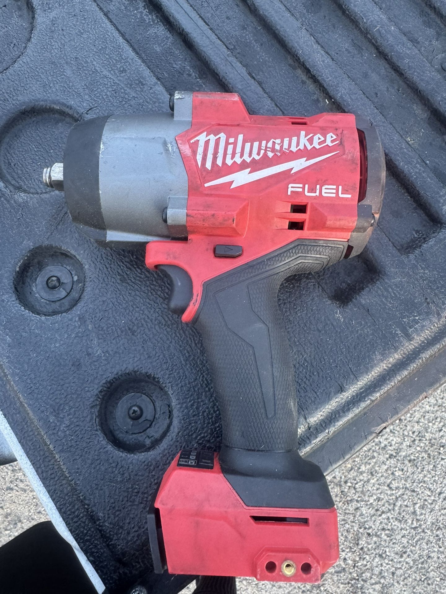 Milwaukee Heavy Duty 1/2 Impact Wrench Tool Only