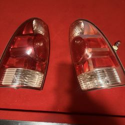 Tacoma Oem Tail Lights 