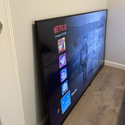 70” Tv Onn Roku Tv