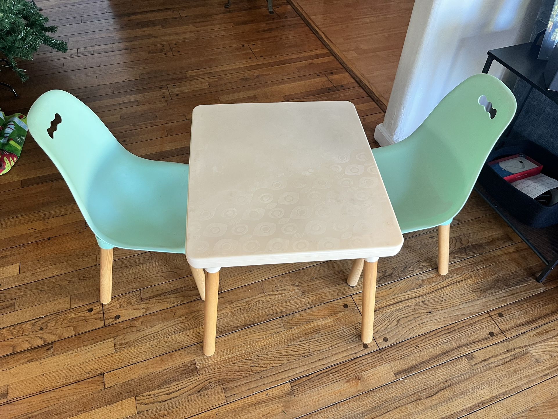 Kids Table And Chairs