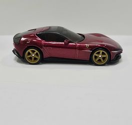 Hot Wheels Custom Ferrari 12Cilindri