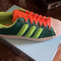 Size  8.5  adidas South Park x Superstar Kyle
