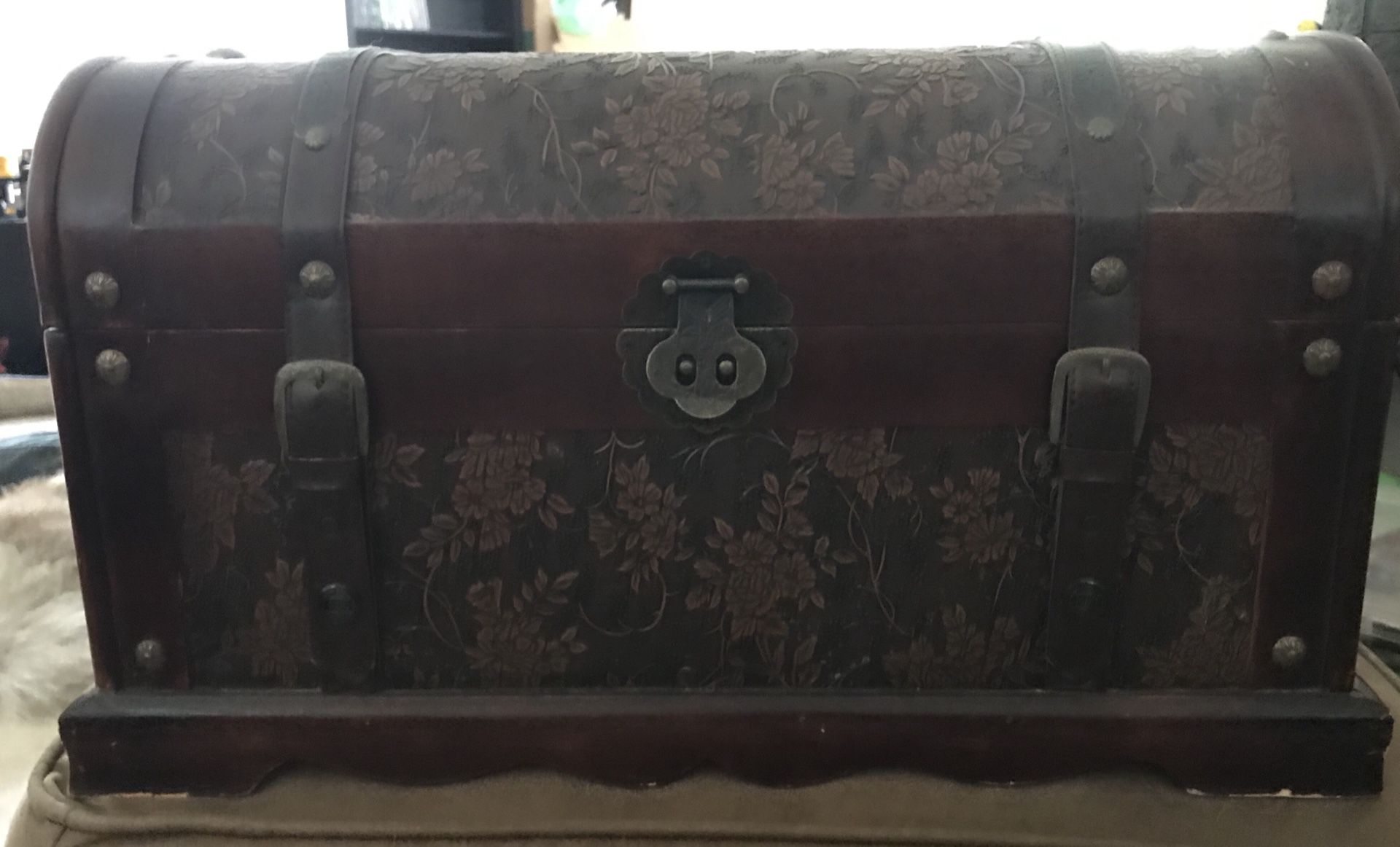 Vintage Wood Storage Box MCD “More Core Division” Chest Trunk Decor Collectible Leather Straps Flowers Vines Leaves Furniture- Pickup In Kissimmee