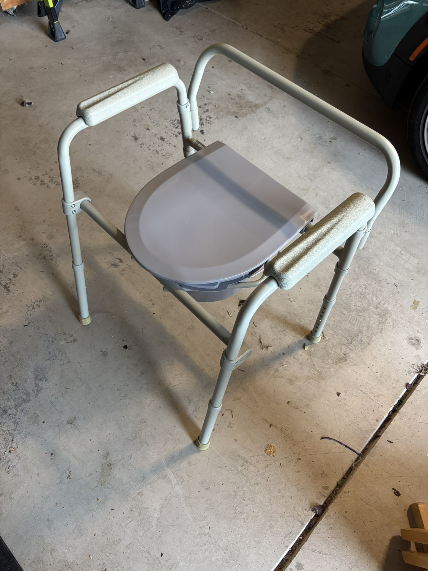 Large Size Commode