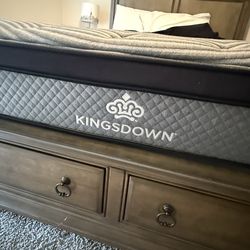 Large Full size bed with Mattress