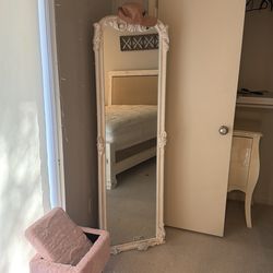 White stand up mirror