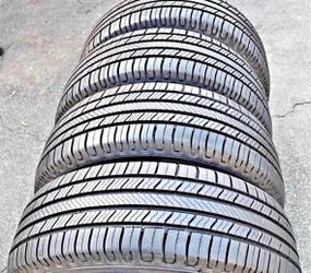 Set 225/65-17 Michelin con el 80% de vida