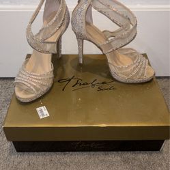 Thalia Diamond Nude/ Macys Size 7