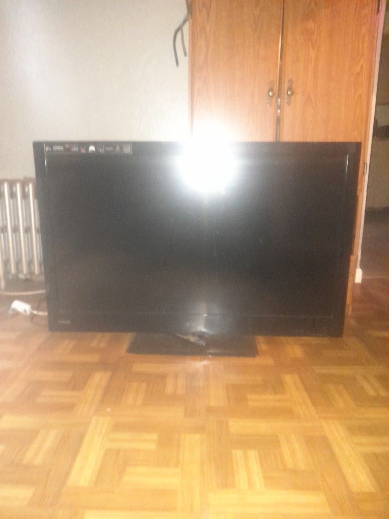 45 Inch Hitachi TV