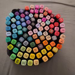 100+ Dual-Tip Acrylic Markers With Canvas Bag 
