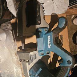 MAKITA 18V LXT Lithium-Ion Cordless Compact Band Saw Tool - Only

