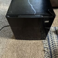 Mini Fridge 