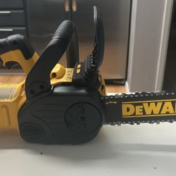 20V MAX 12in. Cordless Battery Powered Chainsaw