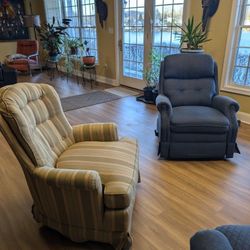 Recliner And Swivel chairs 