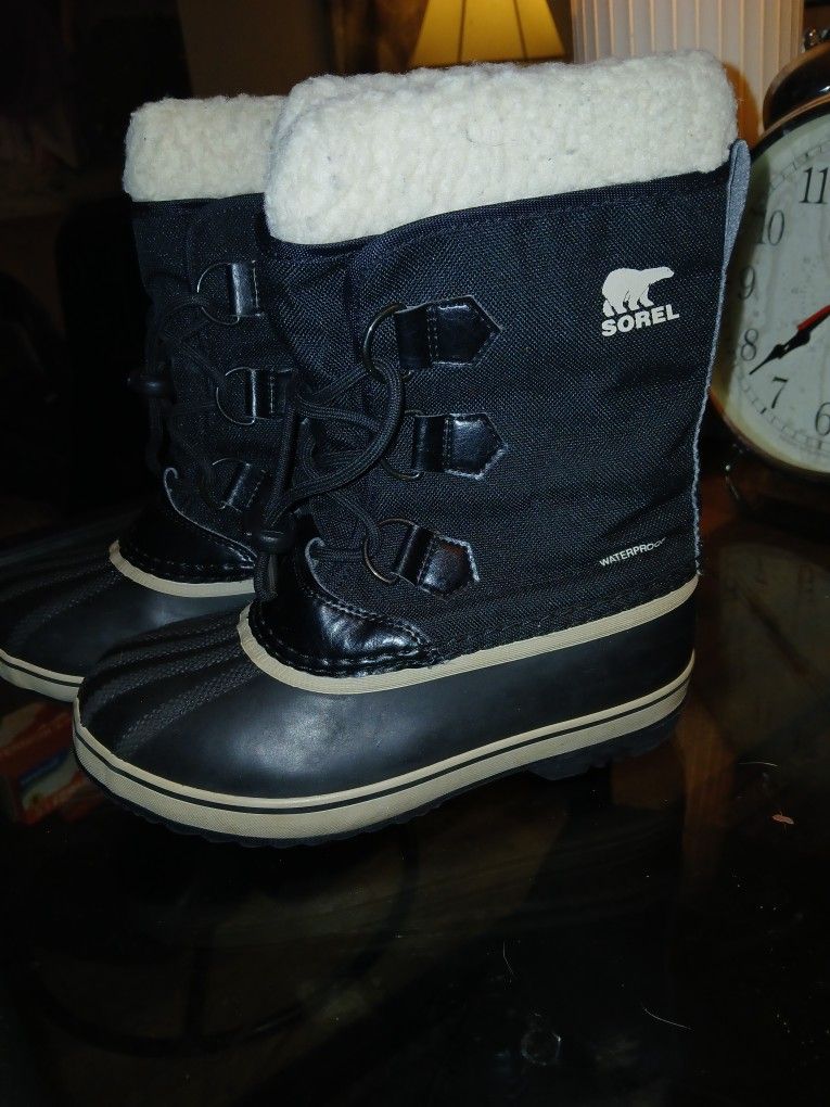 Sorel Insulated Waterproof Youth SIze 4 Boots