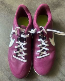 Men’s Tiempo indoor leather Nike shoes size 9