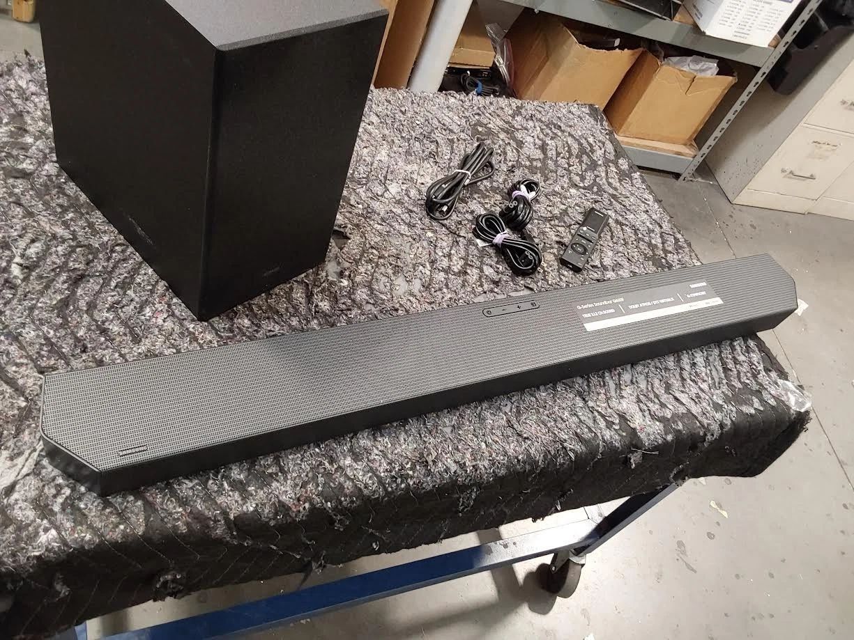 BC988 - Samsung HW-Q600F Q Series Soundbar 3.1.2 Ch Sound and Subwoofer