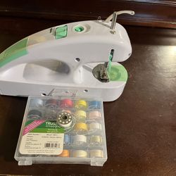 Singer Stitching Machine W/ Thread