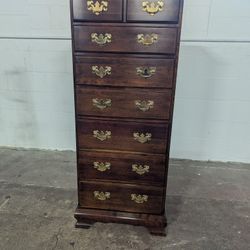 Queen Anne Five Piece Bedroom Set.