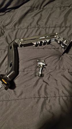 Monitor arm