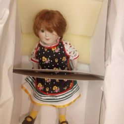Mary Engelbreit Josephine Friendship Garden Porcelain Doll With Original Box 