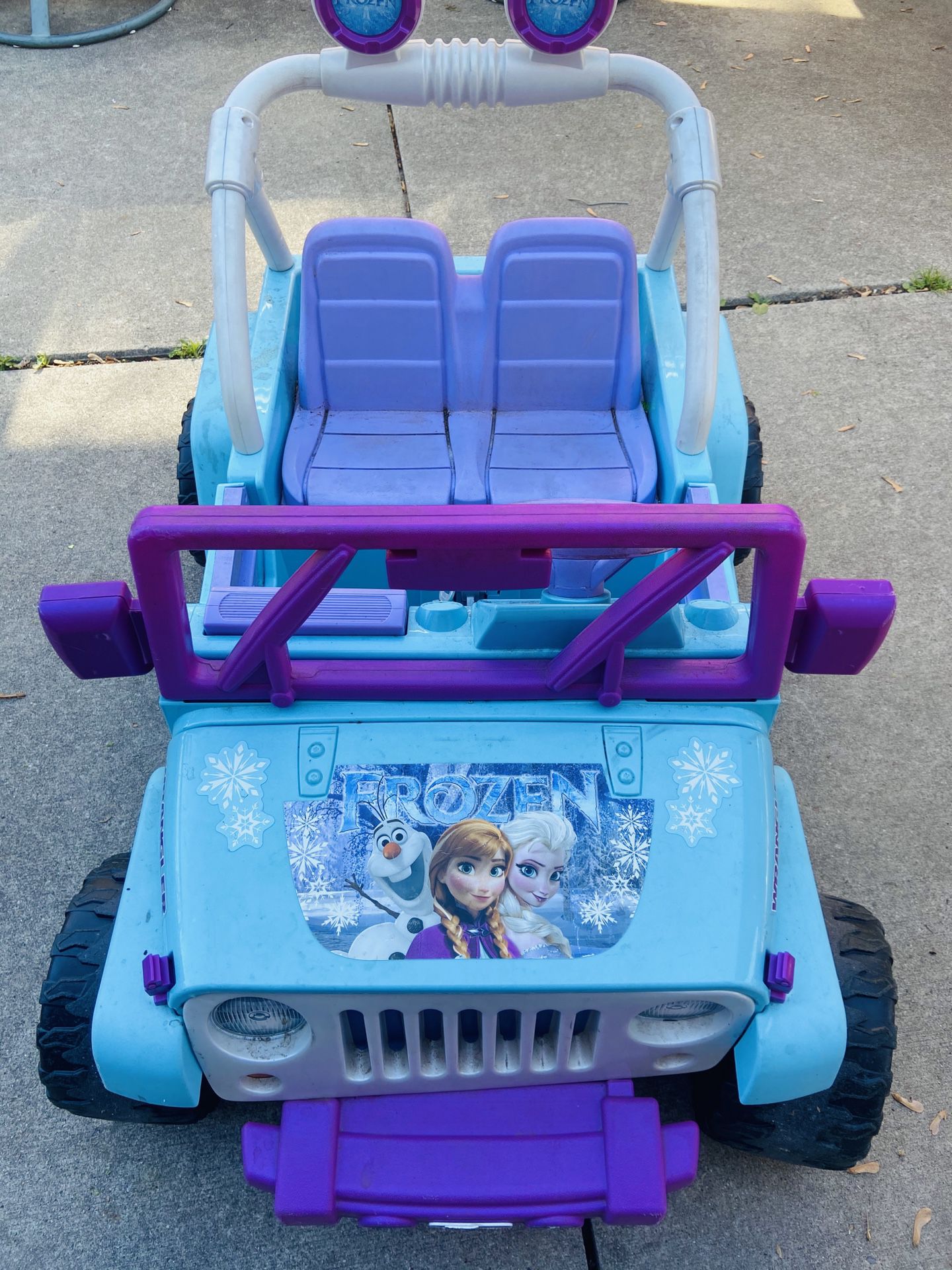 Disney Frozen Jeep Wrangler Ride on Car