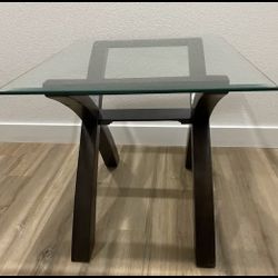 End table x 2 + matching coffee table new in box