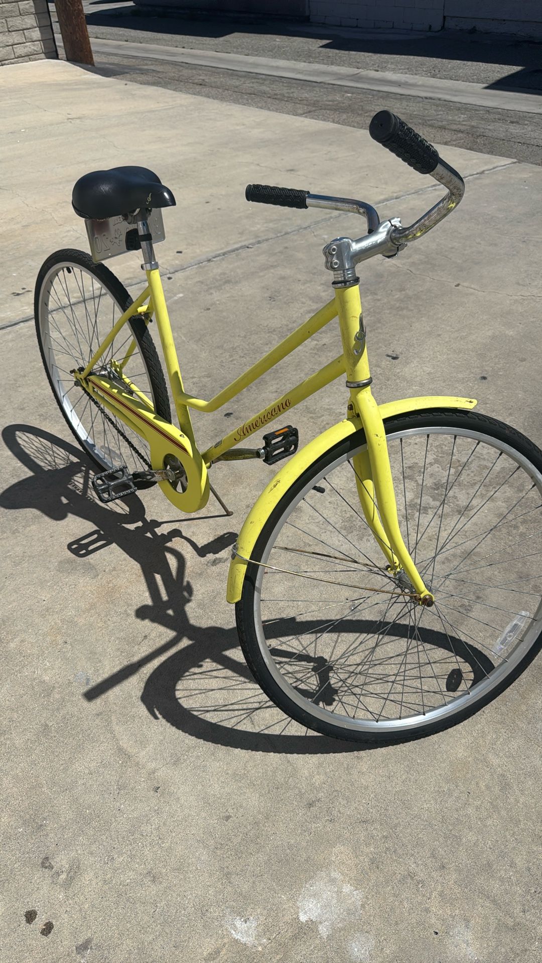 Ladies Americana 1980s beach cruiser yellow large bike bicycle